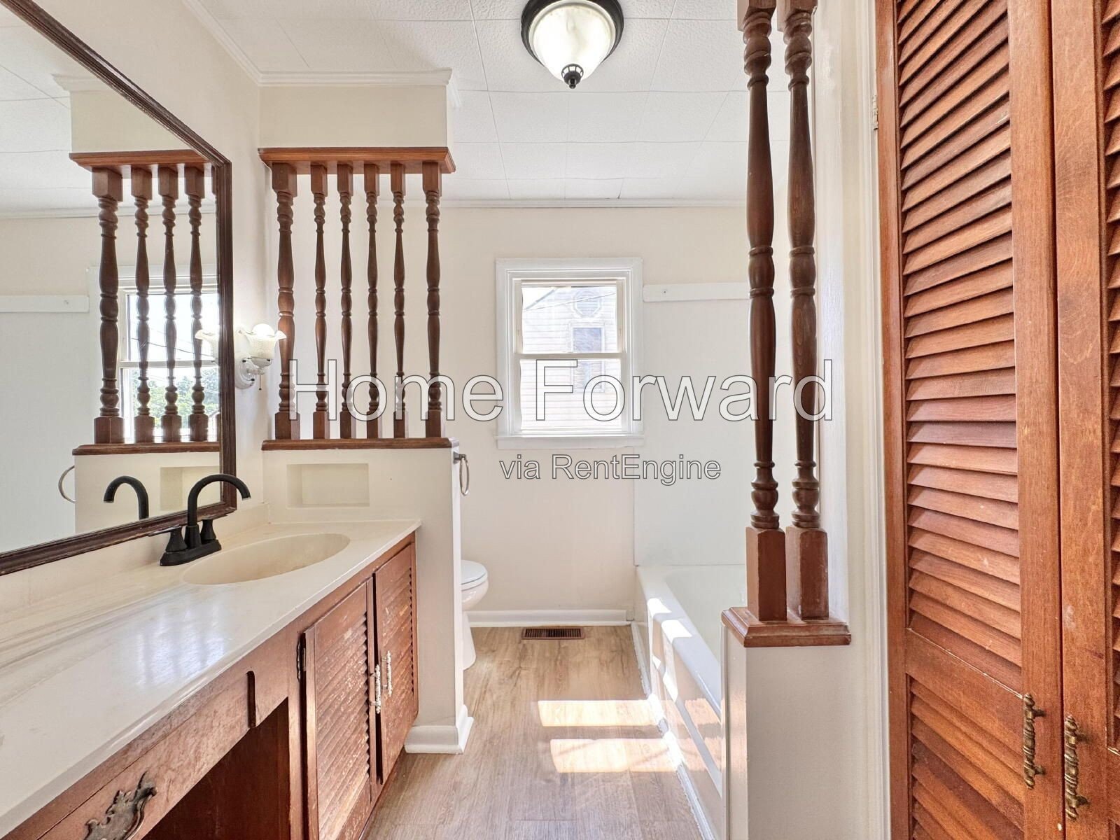 4 bed Home in Richmond KY - Spacious 1800 Sq Ft with 2 Full Baths at 107 North Robbins Court! property image