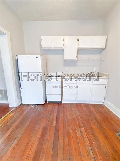 Campus Property leasing from 10/01/2026 to 07/31/2027! property image
