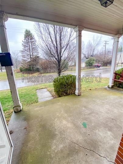 2 bed/1 bath duplex near downtown Lexington full of character! property image