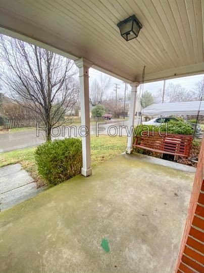 2 bed/1 bath duplex near downtown Lexington full of character! property image