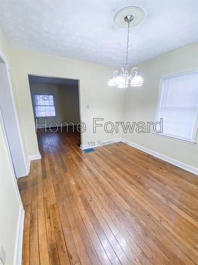 2 bed/1 bath duplex near downtown Lexington full of character! property image