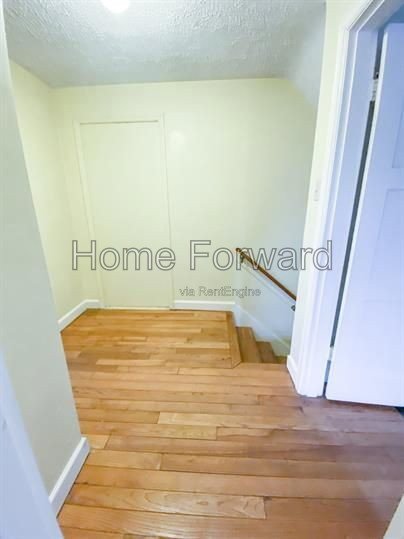 2 bed/1 bath duplex near downtown Lexington full of character! property image