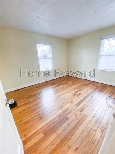 2 bed/1 bath duplex near downtown Lexington full of character! property image