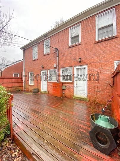 2 bed/1 bath duplex near downtown Lexington full of character! property image