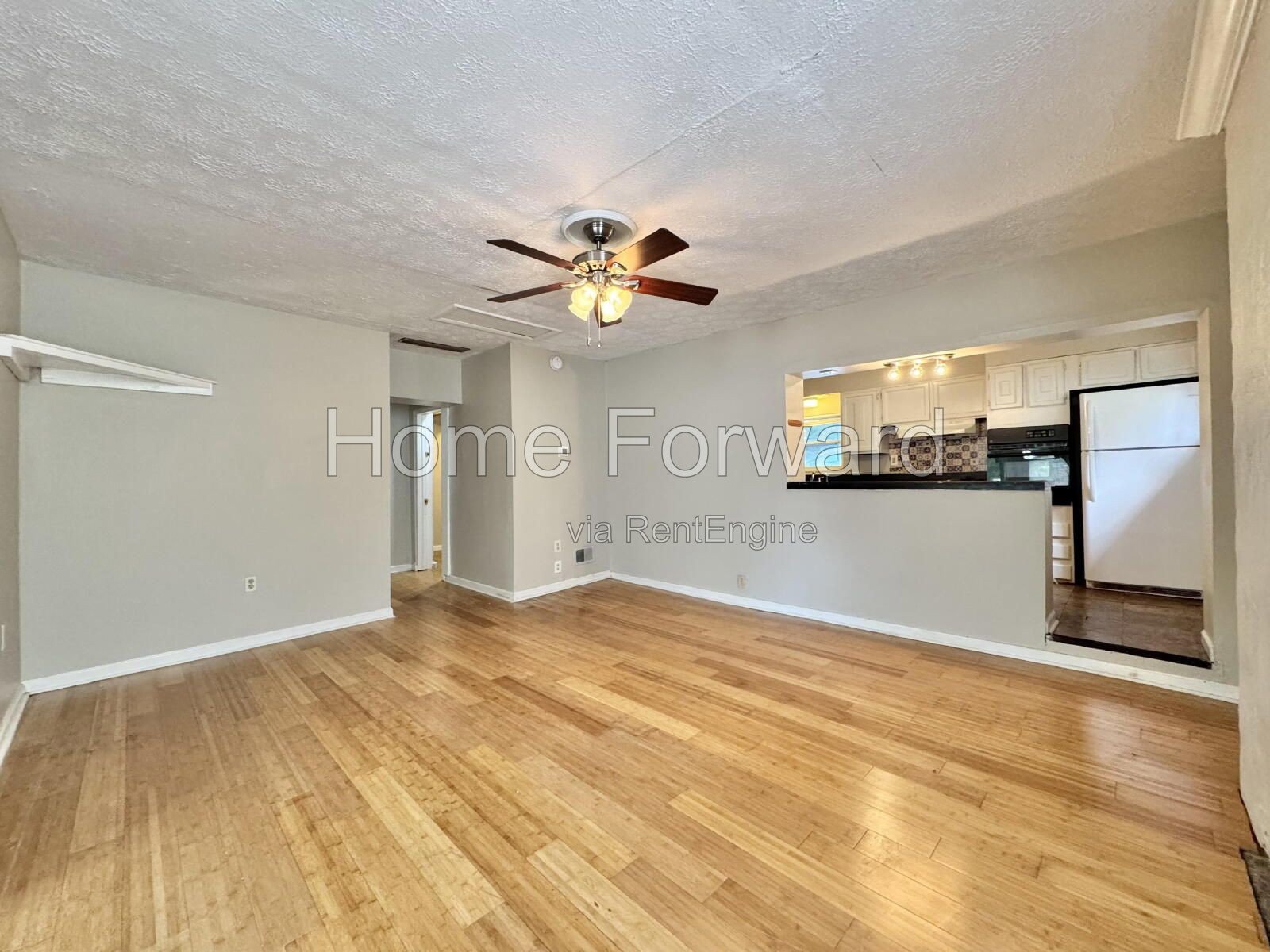 Available for showing and lease signing now! Lease dates of 08/06/2027 - 08/02/2028. property image