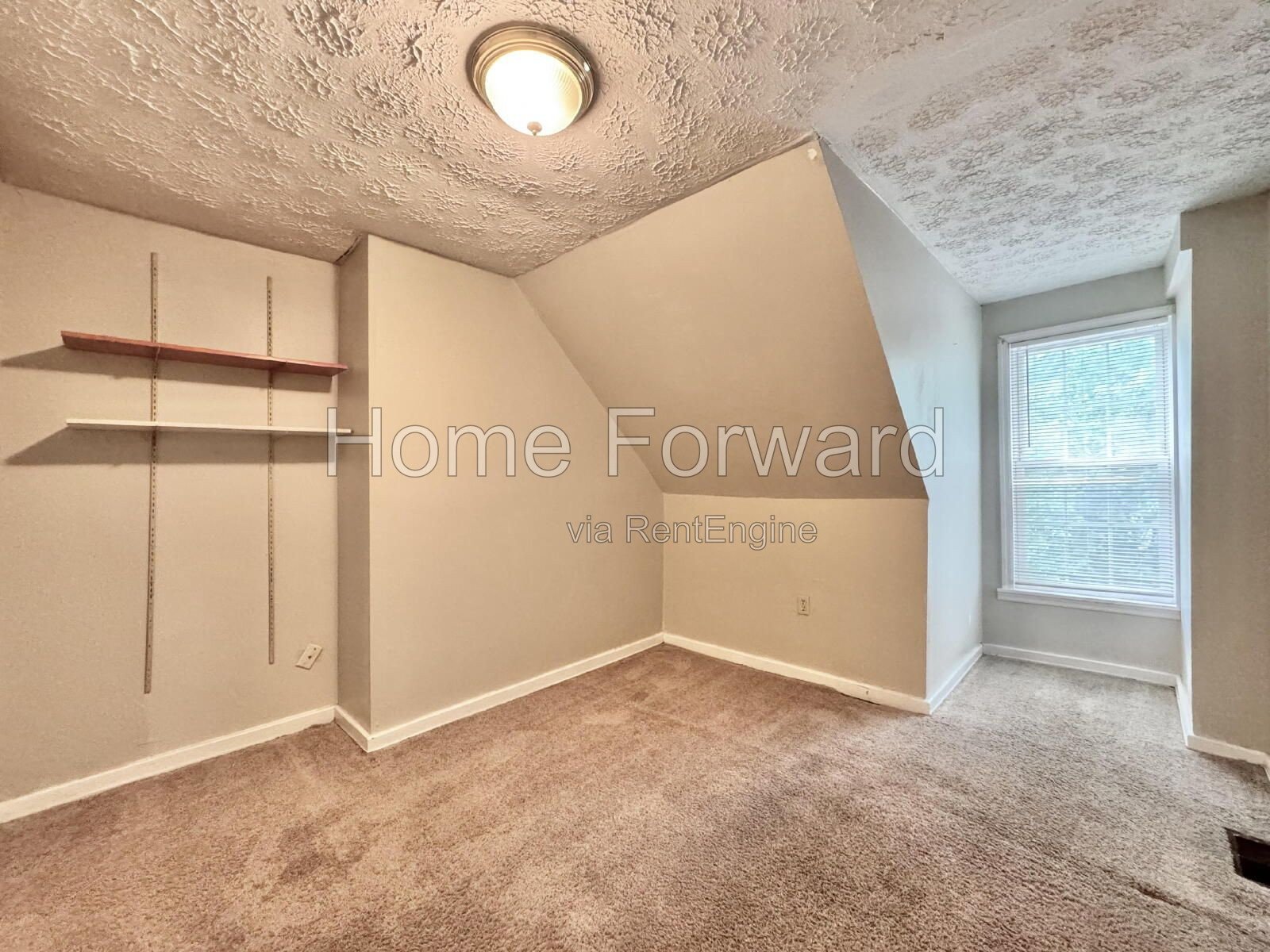 Available for showing and lease signing now! Lease dates of 08/06/2027 - 08/02/2028. property image