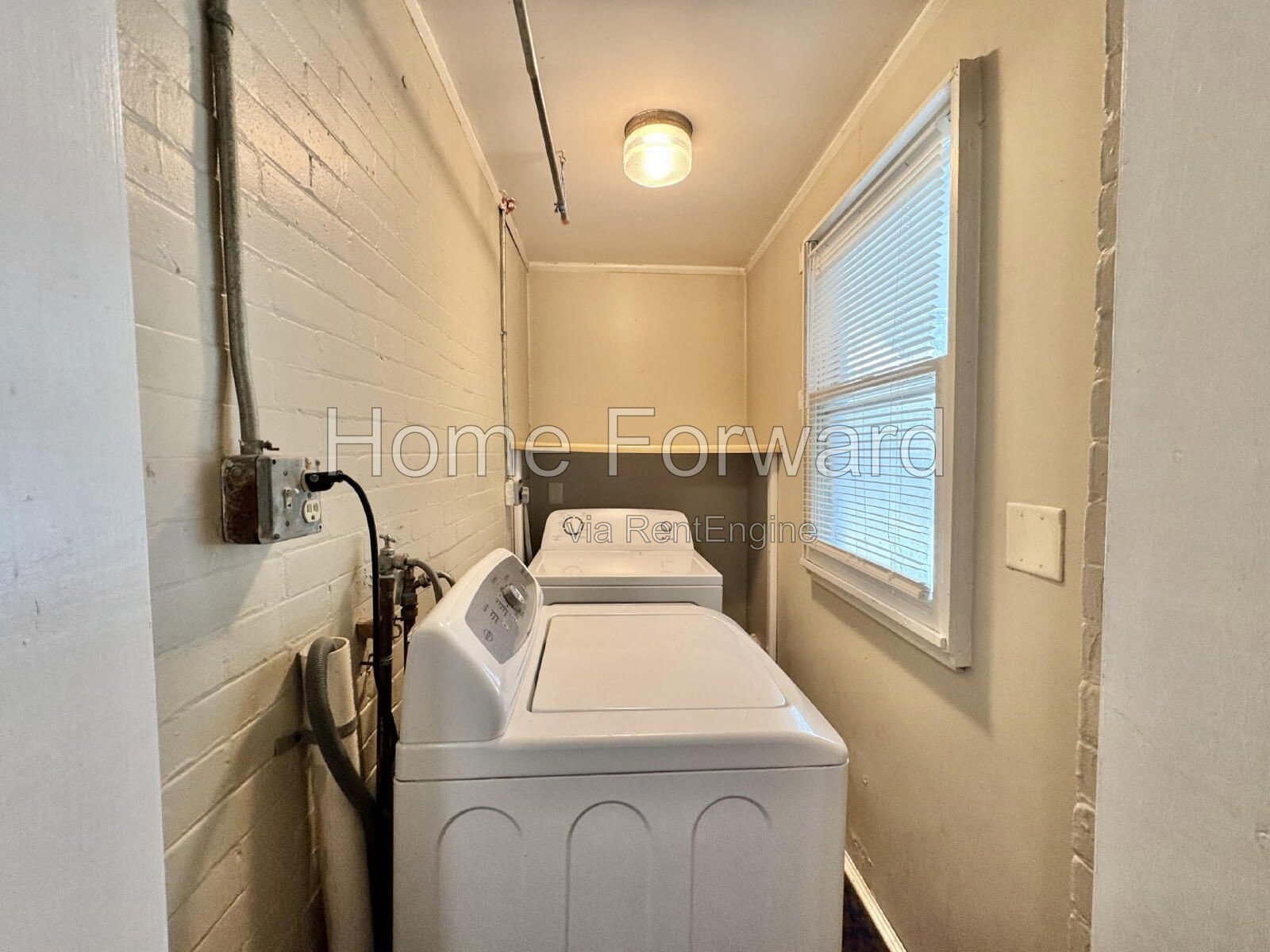 Available for showing and lease signing now! Lease dates of 08/06/2027 - 08/02/2028. property image