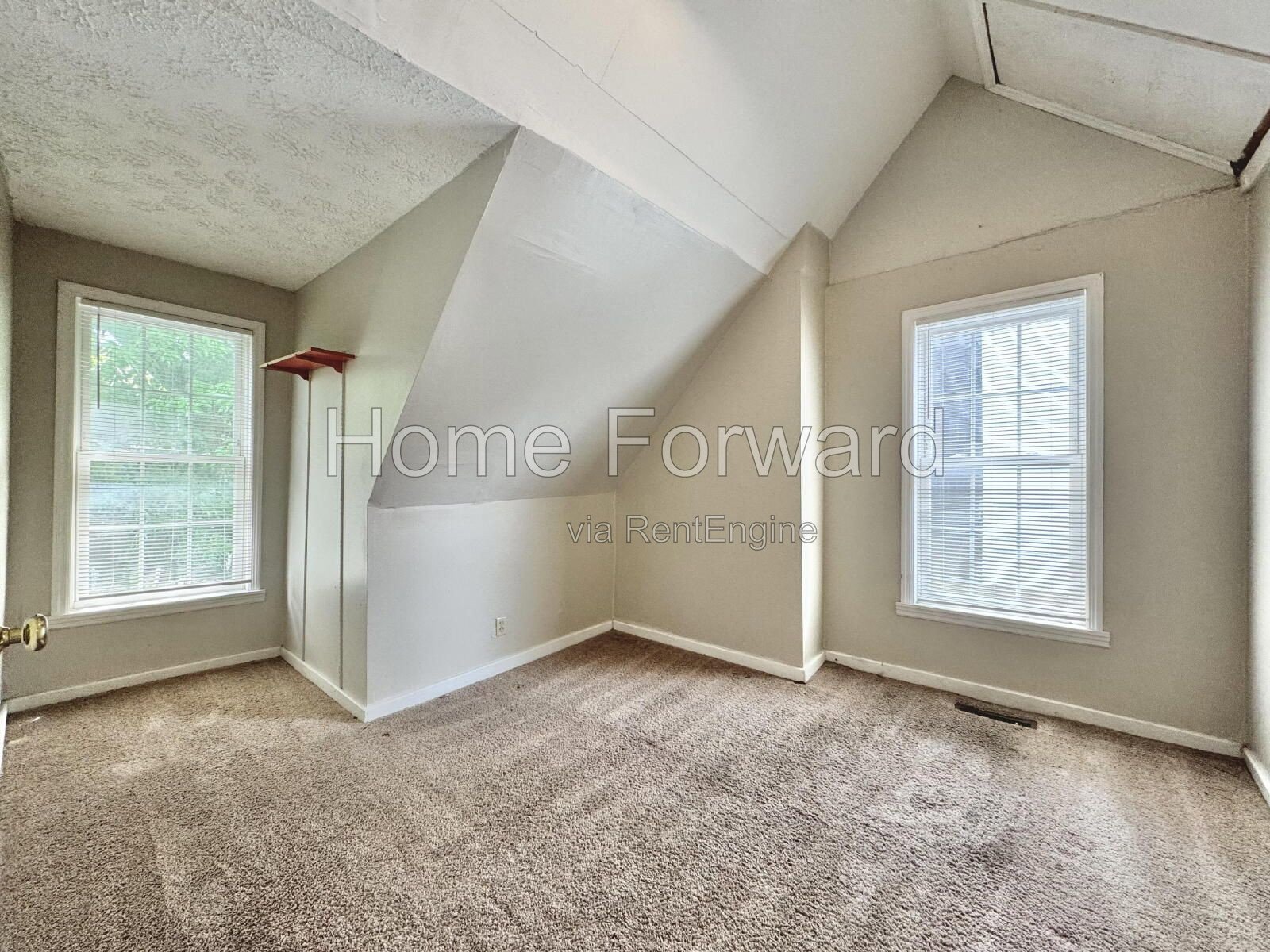 Available for showing and lease signing now! Lease dates of 08/06/2027 - 08/02/2028. property image