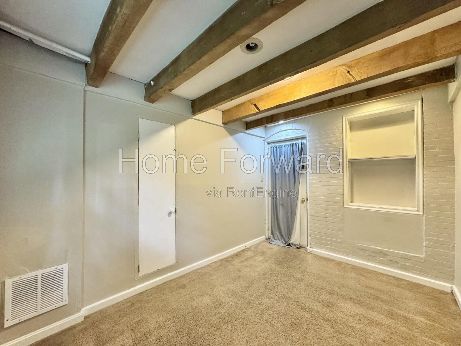 Available for showing and lease signing now! Lease dates of 08/06/2027 - 08/02/2028. property image