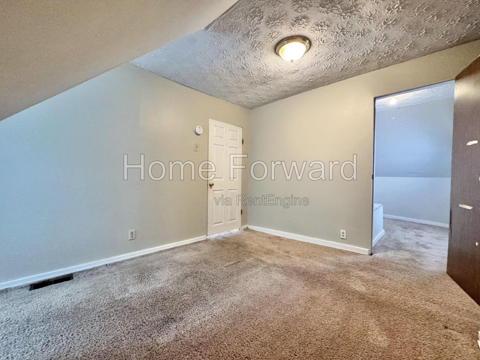 Available for showing and lease signing now! Lease dates of 08/06/2027 - 08/02/2028. property image