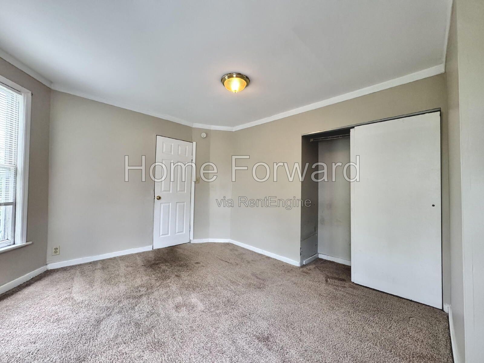 Available for showing and lease signing now! Lease dates of 08/06/2027 - 08/02/2028. property image