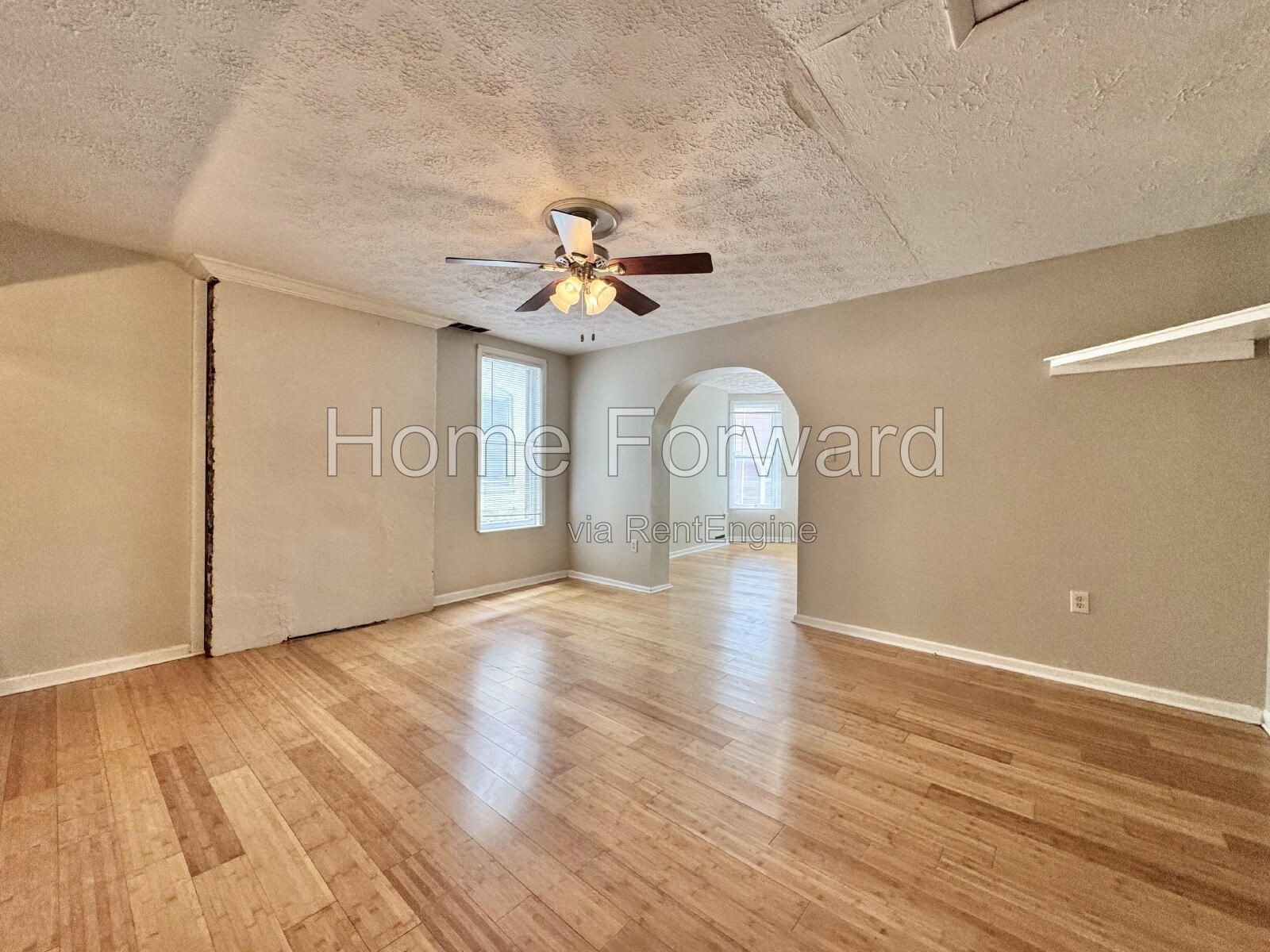 Available for showing and lease signing now! Lease dates of 08/06/2027 - 08/02/2028. property image