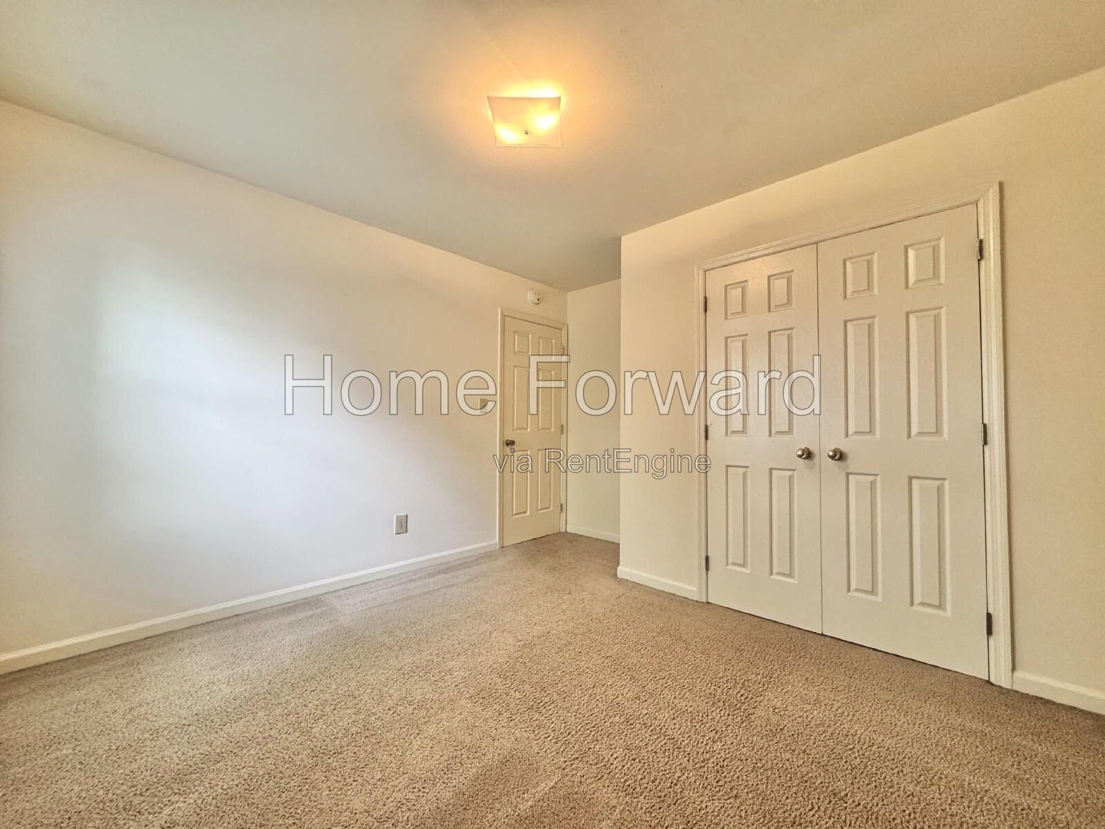 4 bedrooms, 2 full bathroom duplex in the heart of Lexington! property image