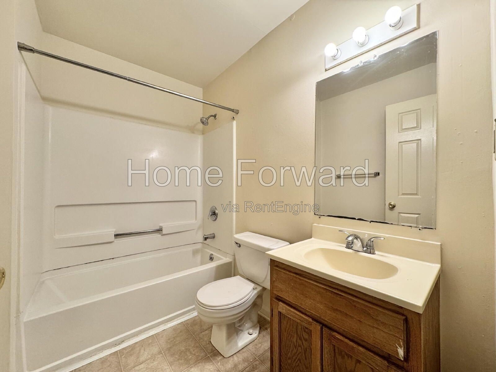 4 bedrooms, 2 full bathroom duplex in the heart of Lexington! property image
