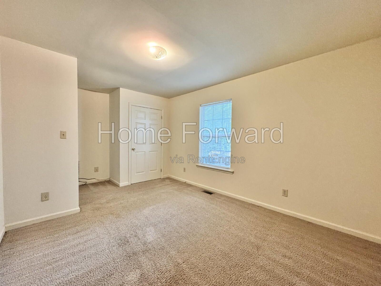 4 bedrooms, 2 full bathroom duplex in the heart of Lexington! property image