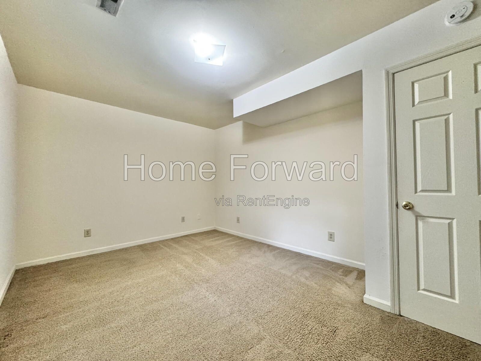 4 bedrooms, 2 full bathroom duplex in the heart of Lexington! property image