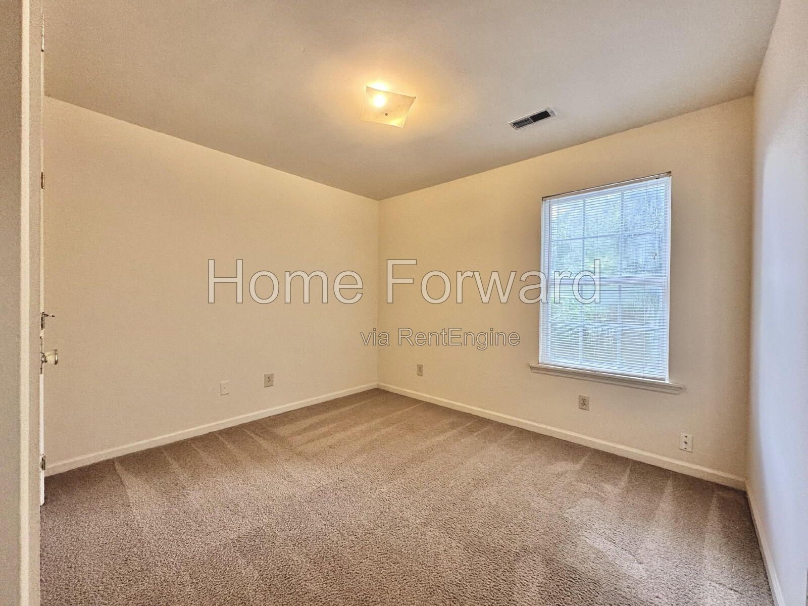 4 bedrooms, 2 full bathroom duplex in the heart of Lexington! property image