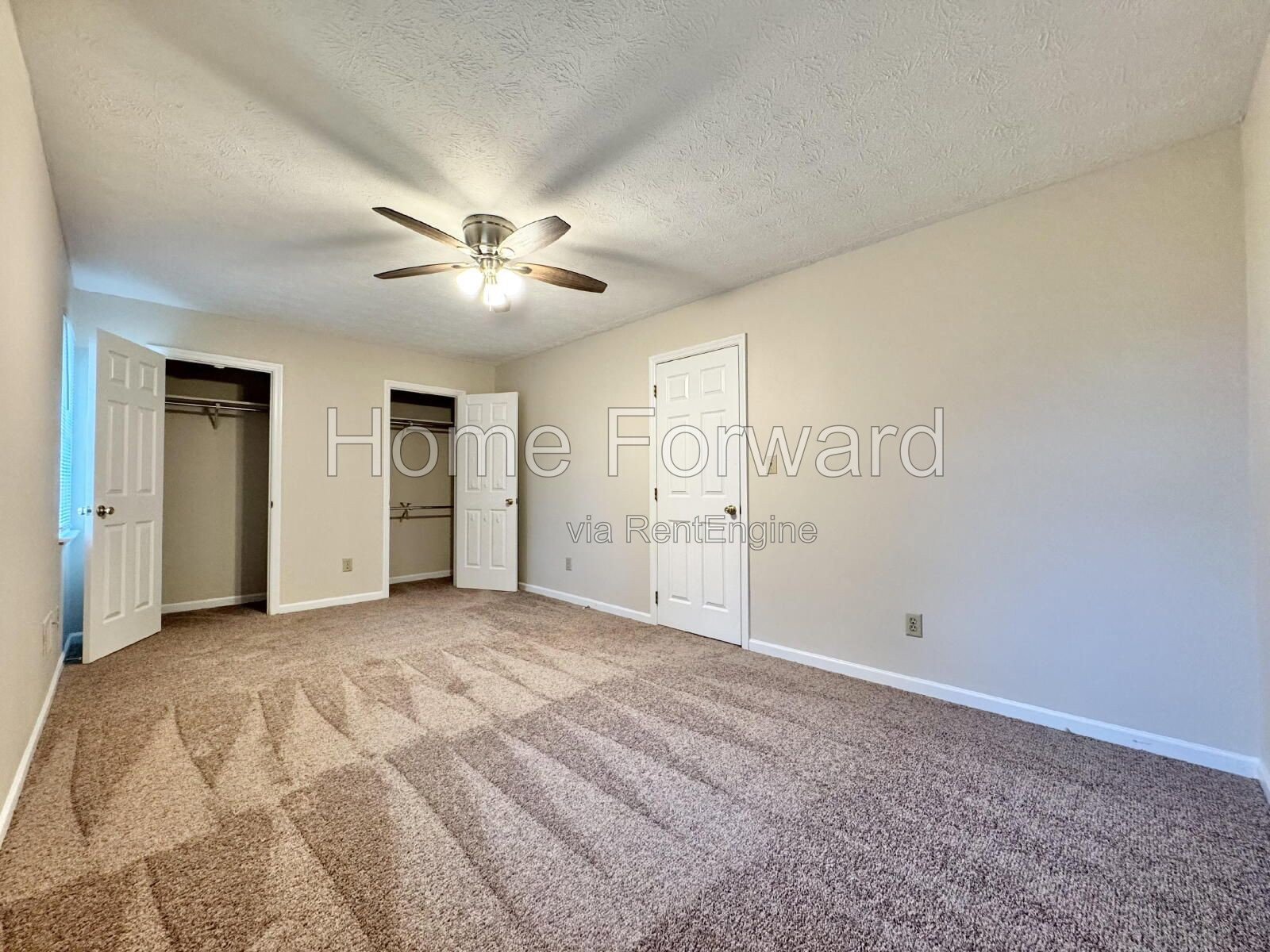 Updated Duplex Unit - New Flooring Throughout! property image