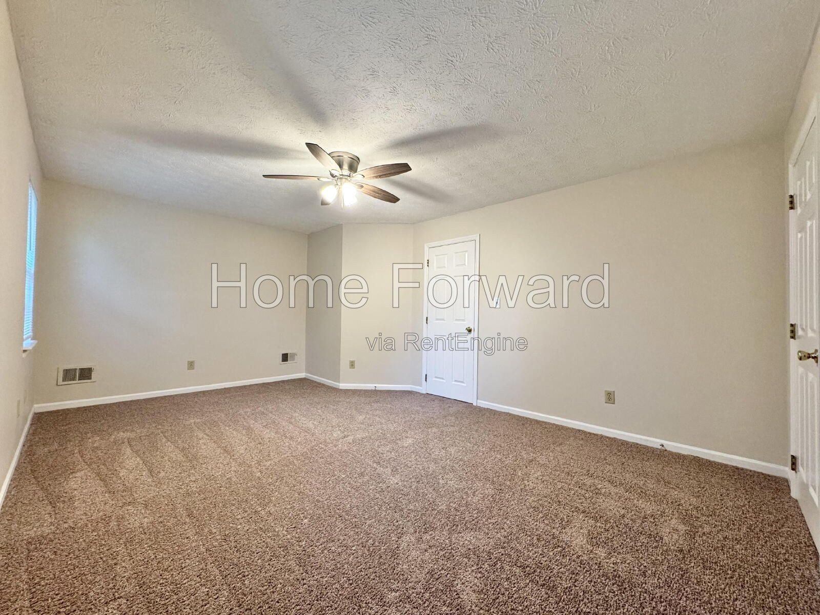 Updated Duplex Unit - New Flooring Throughout! property image