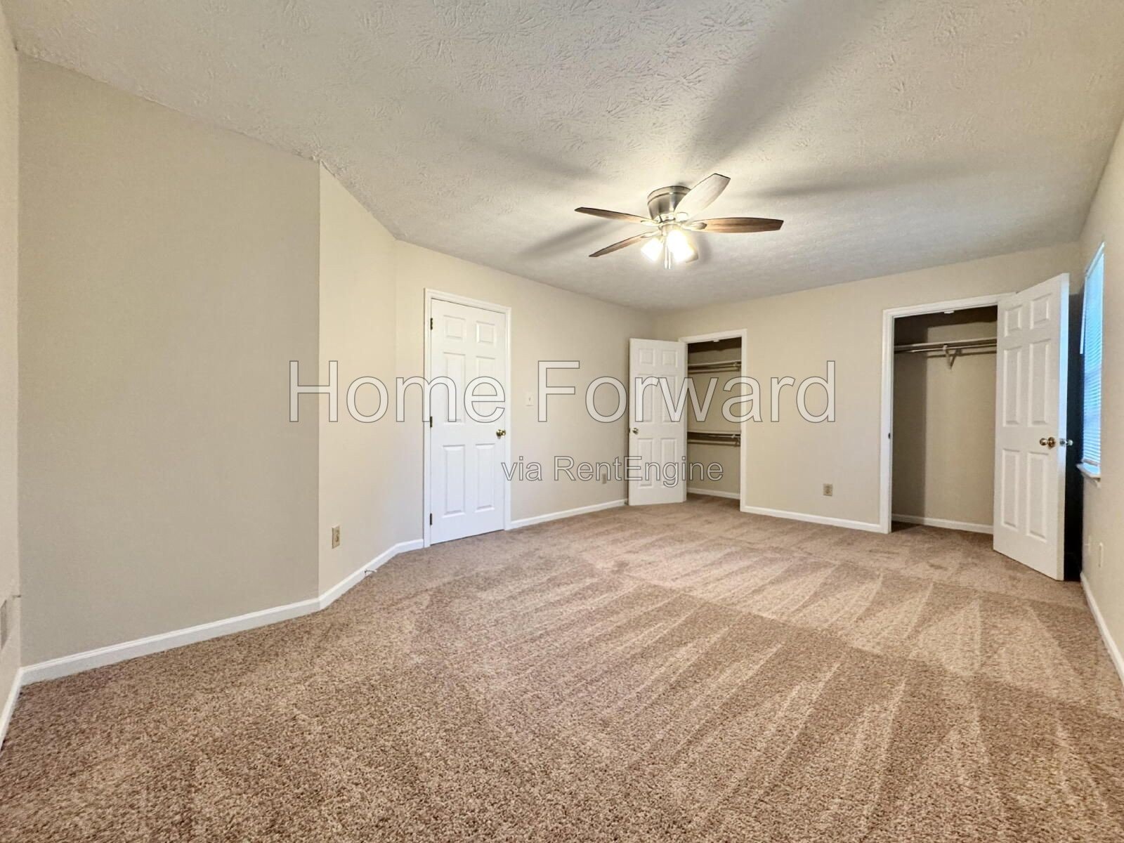 Updated Duplex Unit - New Flooring Throughout! property image