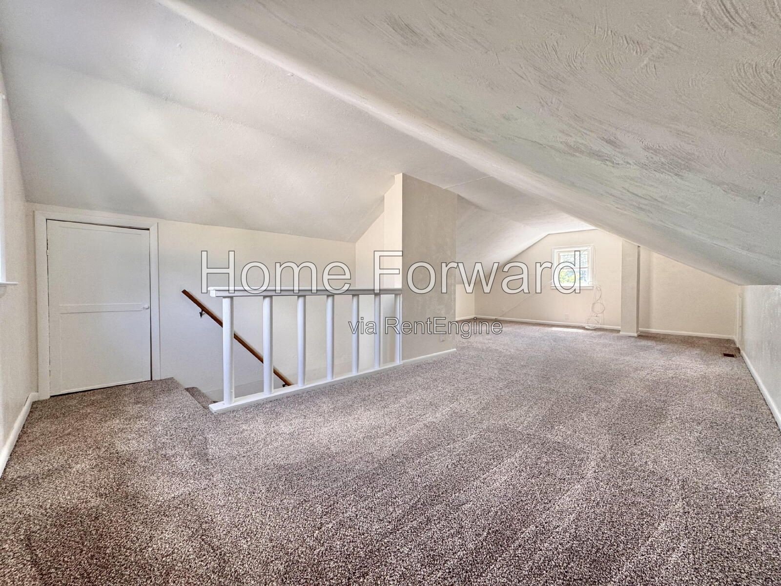 4 bed Home in Richmond KY - Spacious 1800 Sq Ft with 2 Full Baths at 107 North Robbins Court! property image