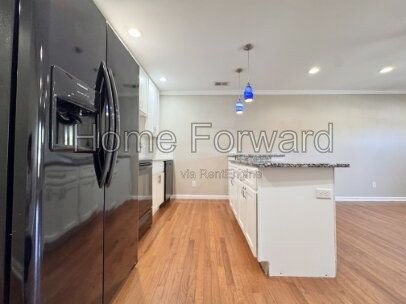 212 E 7th St property image