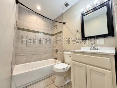 212 E 7th St property image