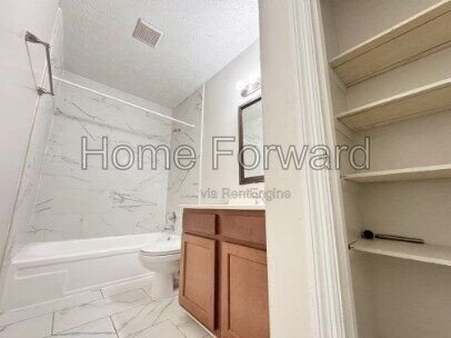 2045 Cambridge Dr property image