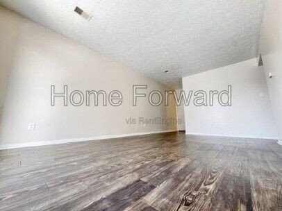 2045 Cambridge Dr property image