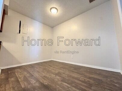 2045 Cambridge Dr property image