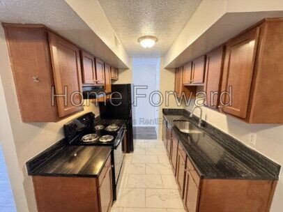 2045 Cambridge Dr property image