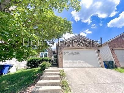 Large Living Room with Vaulted Ceiling- Ranch Home Off Liberty Near Hamburg! property image