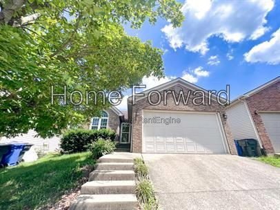 Large Living Room with Vaulted Ceiling- Ranch Home Off Liberty Near Hamburg! property image