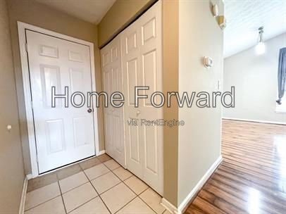 Large Living Room with Vaulted Ceiling- Ranch Home Off Liberty Near Hamburg! property image