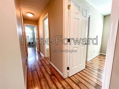 Large Living Room with Vaulted Ceiling- Ranch Home Off Liberty Near Hamburg! property image