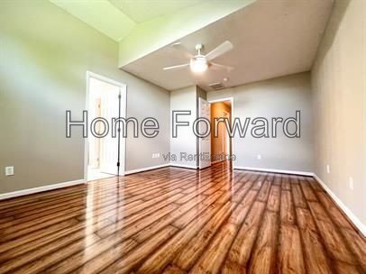 Large Living Room with Vaulted Ceiling- Ranch Home Off Liberty Near Hamburg! property image