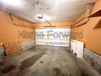 Large Living Room with Vaulted Ceiling- Ranch Home Off Liberty Near Hamburg! property image