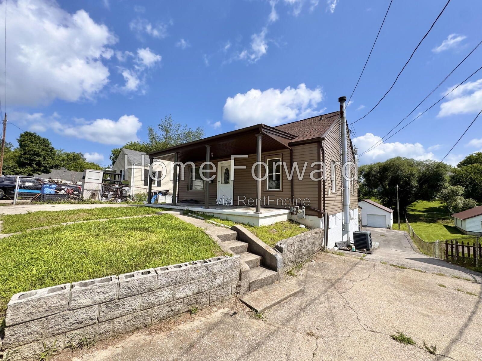 4 bed Home in Richmond KY - Spacious 1800 Sq Ft with 2 Full Baths at 107 North Robbins Court! property image