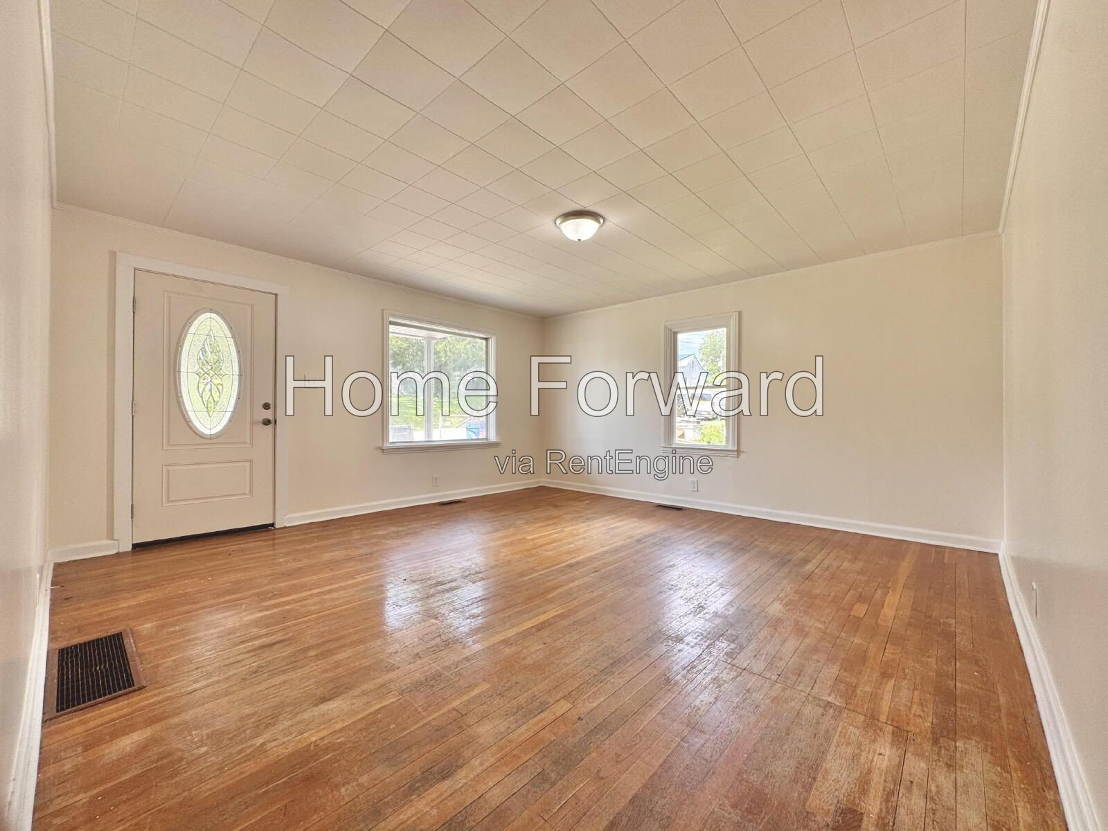 4 bed Home in Richmond KY - Spacious 1800 Sq Ft with 2 Full Baths at 107 North Robbins Court! property image