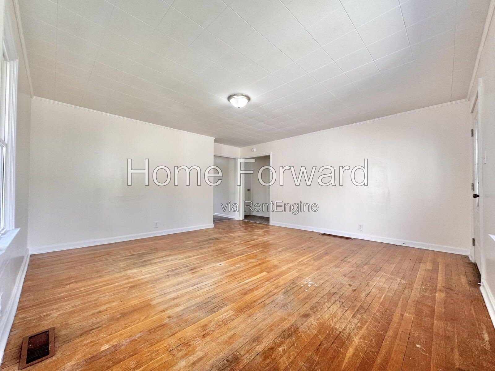 4 bed Home in Richmond KY - Spacious 1800 Sq Ft with 2 Full Baths at 107 North Robbins Court! property image