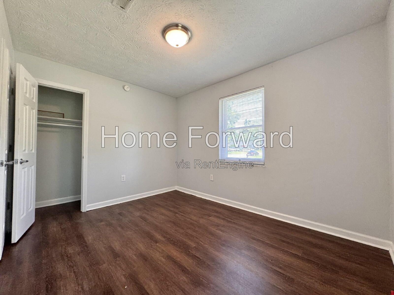 Sizable 3BR Home with Huge Bonus Den – Great Location in Richmond! property image
