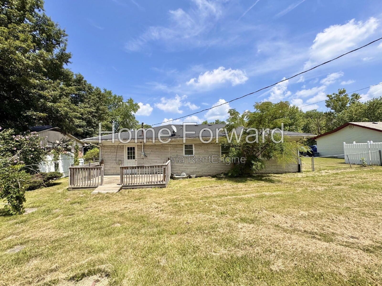 Sizable 3BR Home with Huge Bonus Den – Great Location in Richmond! property image