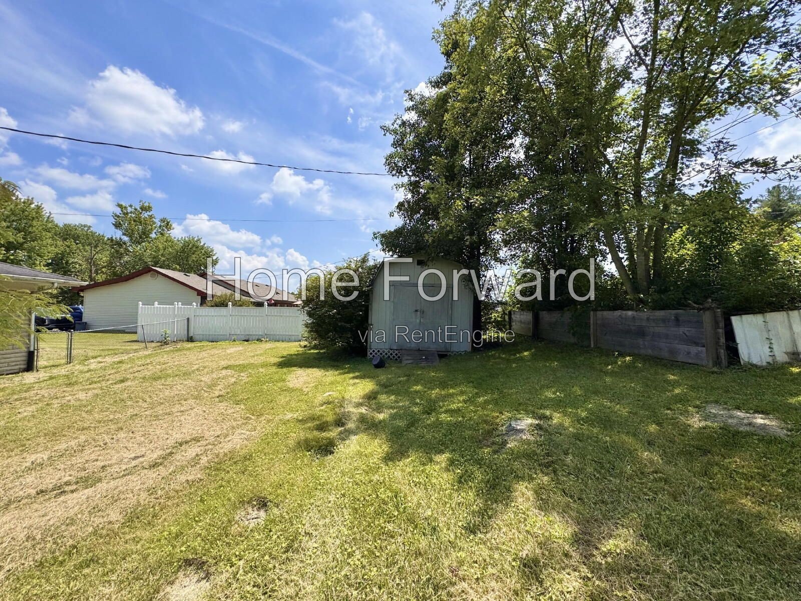 Sizable 3BR Home with Huge Bonus Den – Great Location in Richmond! property image