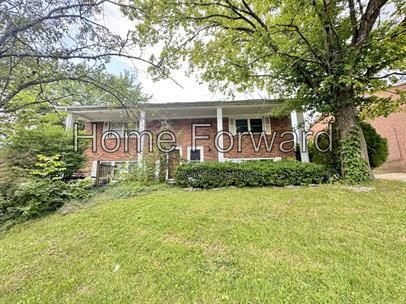Nestled in the heart of Lexington, just a short distance from campus and the best local spots. property image