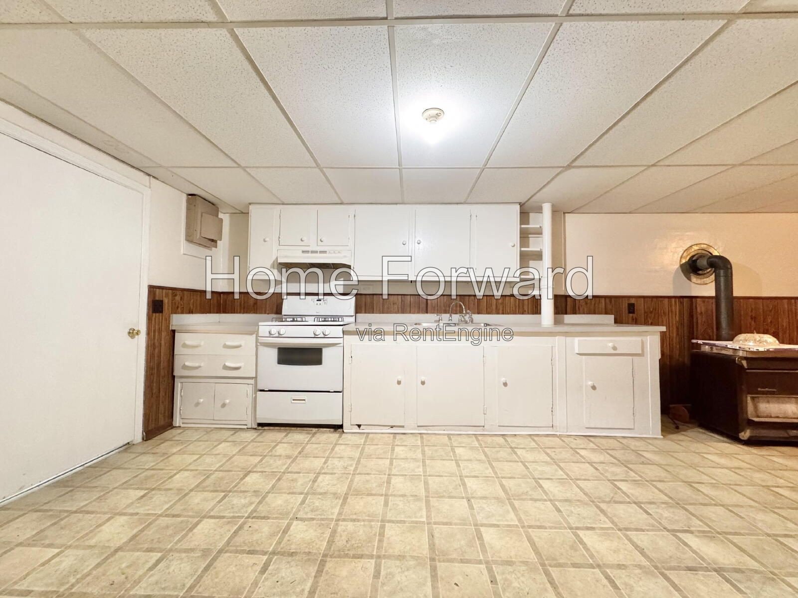 4 bed Home in Richmond KY - Spacious 1800 Sq Ft with 2 Full Baths at 107 North Robbins Court! property image